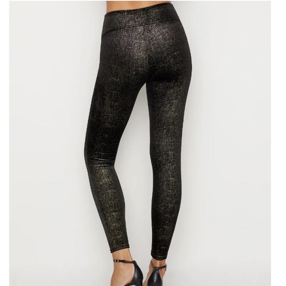 Spanx Velvet Leggings size Medium - Picture 5 of 6